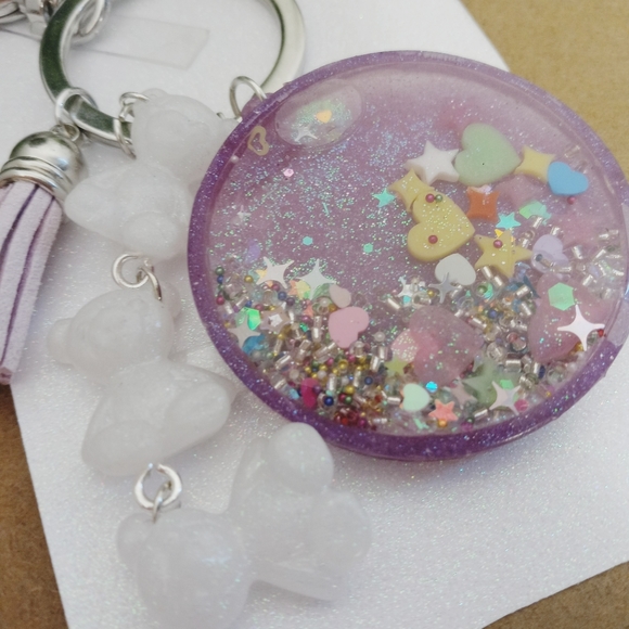Liquid waterfall resin shaker keychain with gummy bear dangle charms - Picture 8 of 11